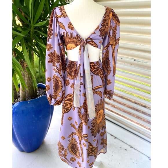 💜Sunday Up Boho Horse & Plant Lantern Sleeve Cut Out Dress in Lavender & Gold - Picture 8 of 11